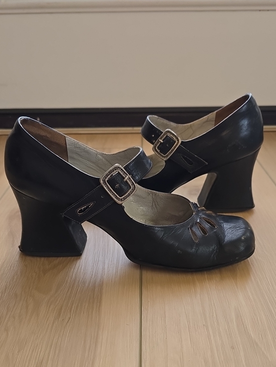 Shoes - Vintage "Witchy" Dark Academia Mary Jane Heels Size 7